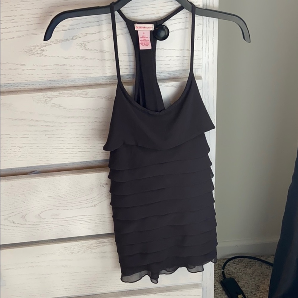 Dark gray tank top. Ripple effect design on front.